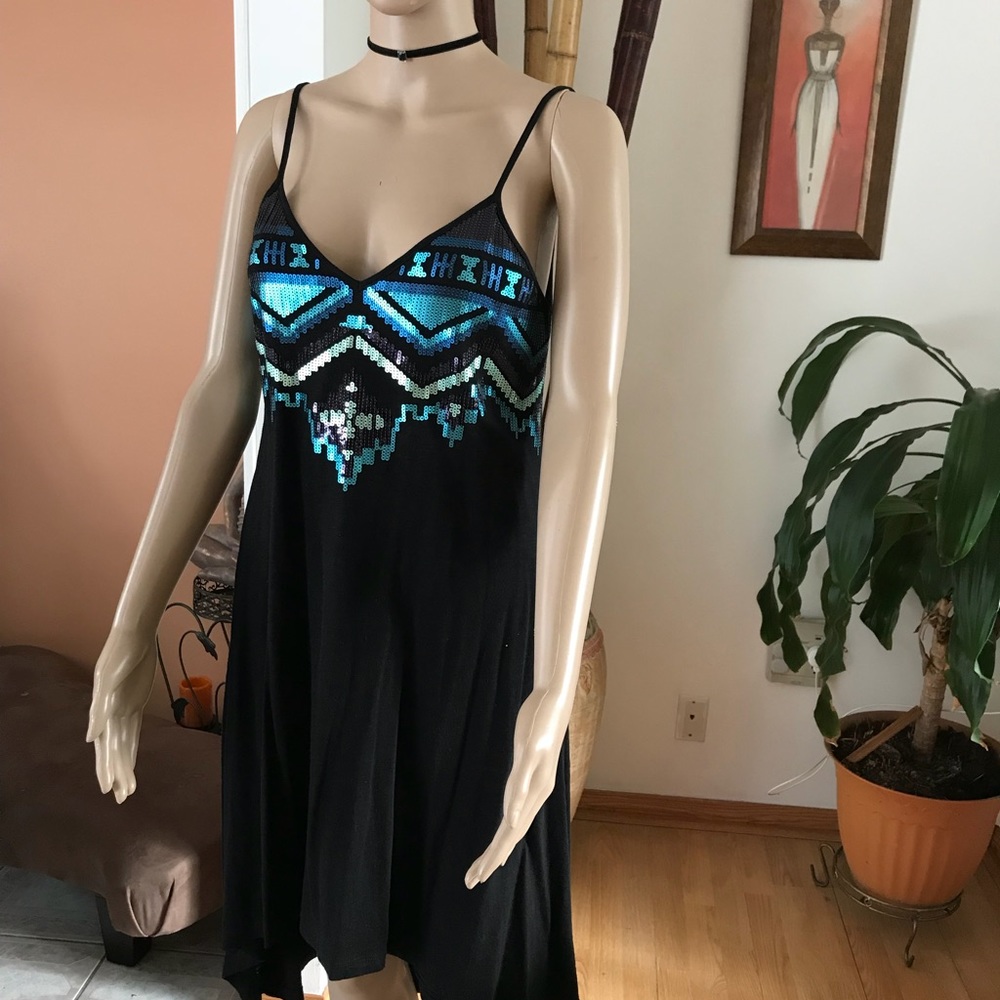 Dress - Picture 4 of 4